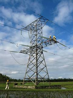 Đóng điện đường dây 220 kV Đồng Hới – Huế